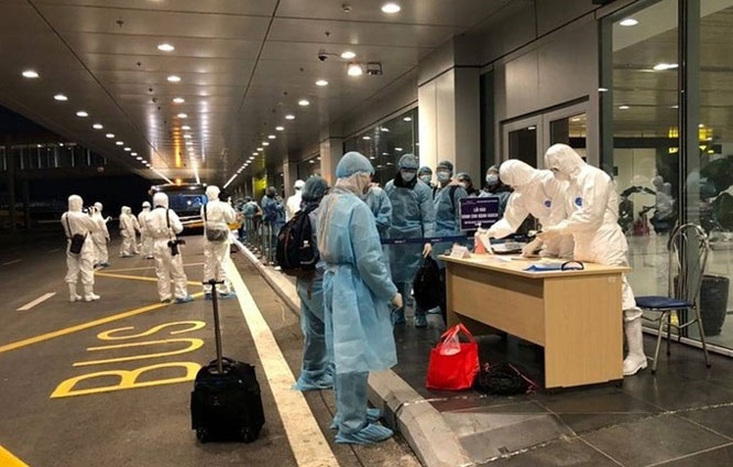 Nearly 240 Vietnamese citizens arrive home safely from Brunei